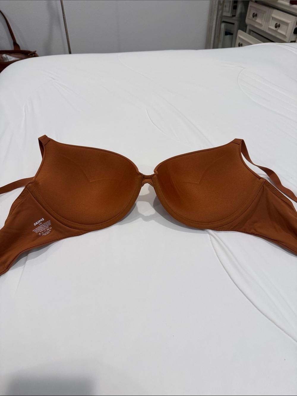 SKIMS Molded T-Shirt Bra in Rust - Picture 3 of 4
